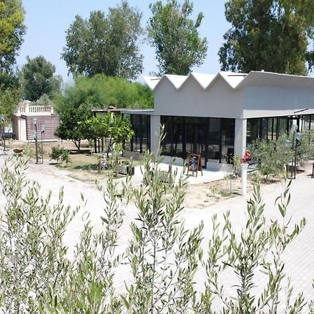 Kavalona Park Hotel Vlore Ngoại thất bức ảnh