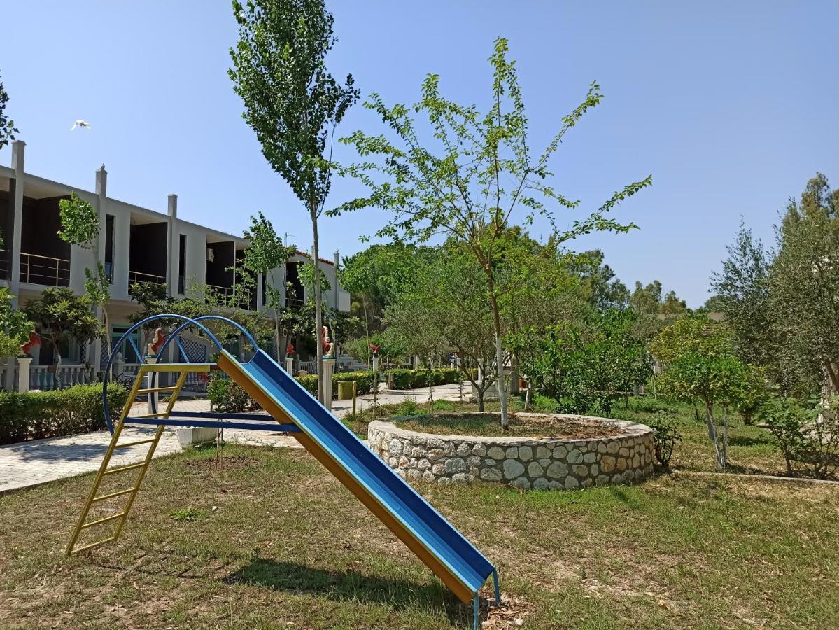 Kavalona Park Hotel Vlore Ngoại thất bức ảnh