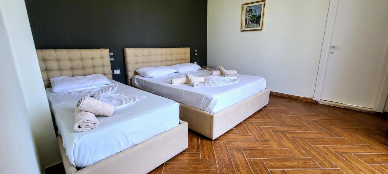 Kavalona Park Hotel Vlore Ngoại thất bức ảnh