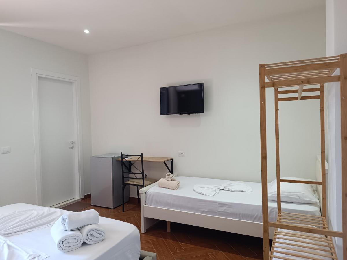 Kavalona Park Hotel Vlore Ngoại thất bức ảnh