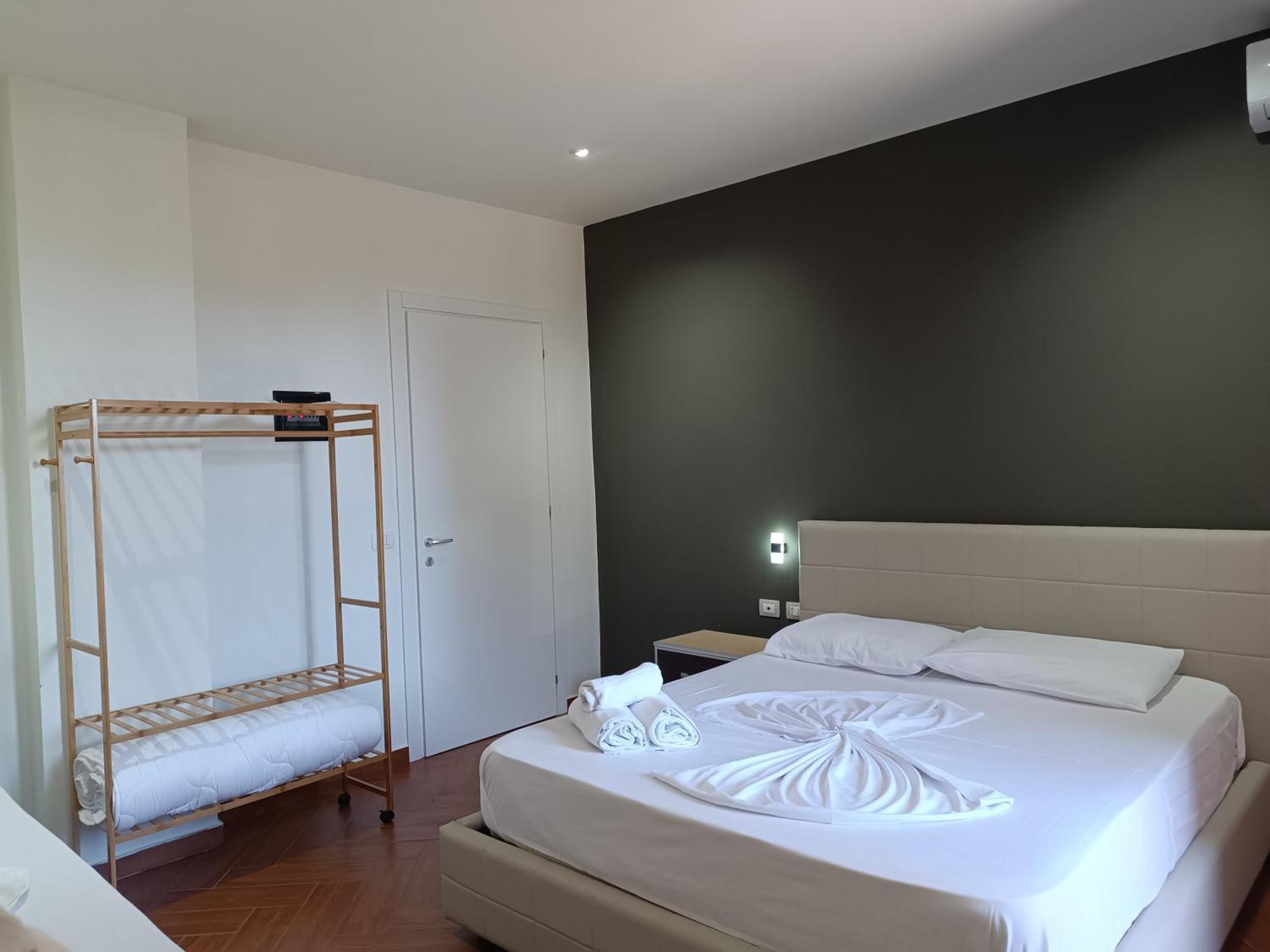 Kavalona Park Hotel Vlore Phòng bức ảnh