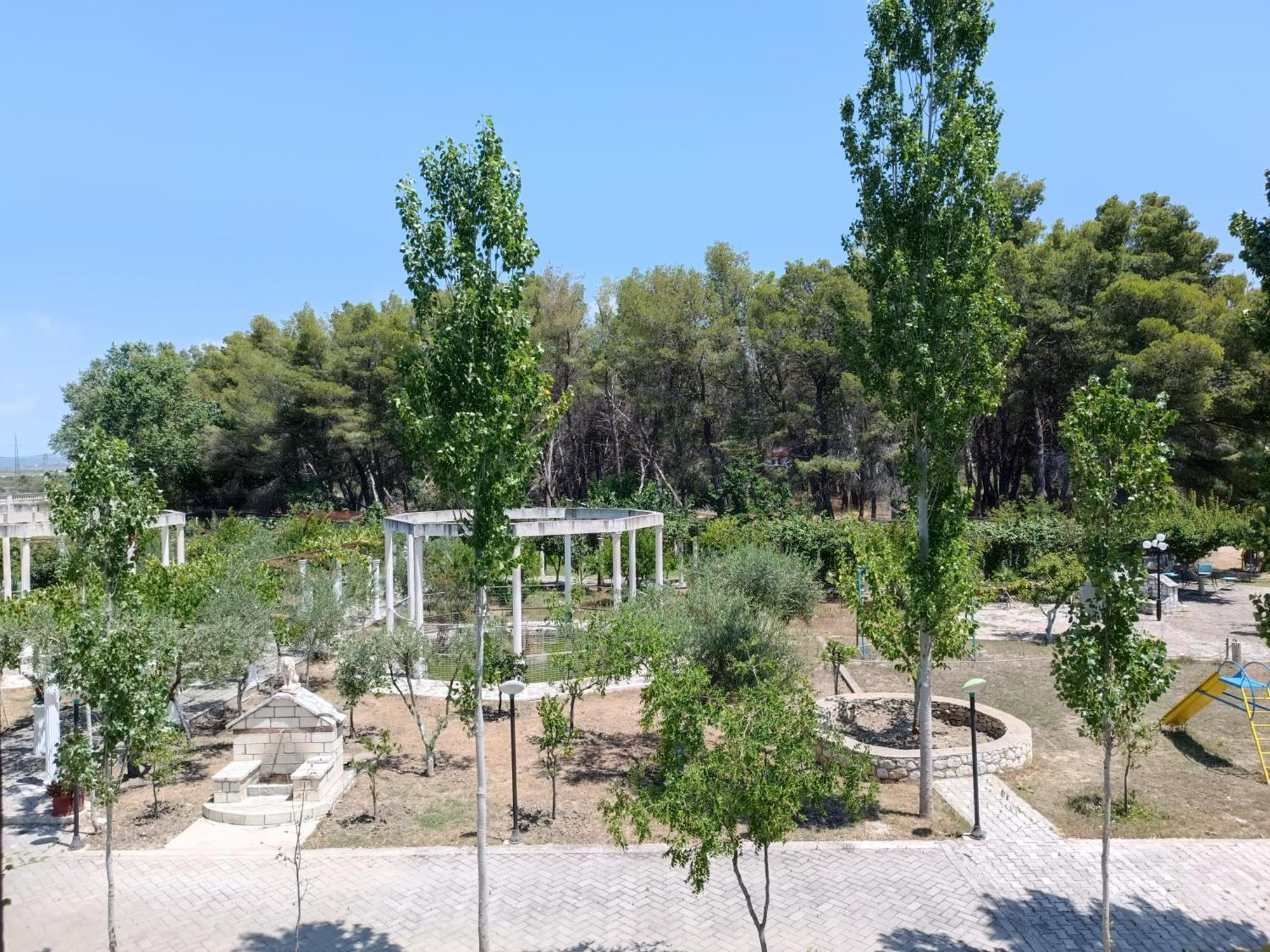 Kavalona Park Hotel Vlore Phòng bức ảnh