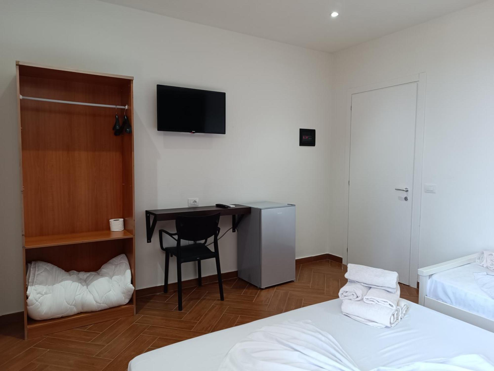 Kavalona Park Hotel Vlore Phòng bức ảnh