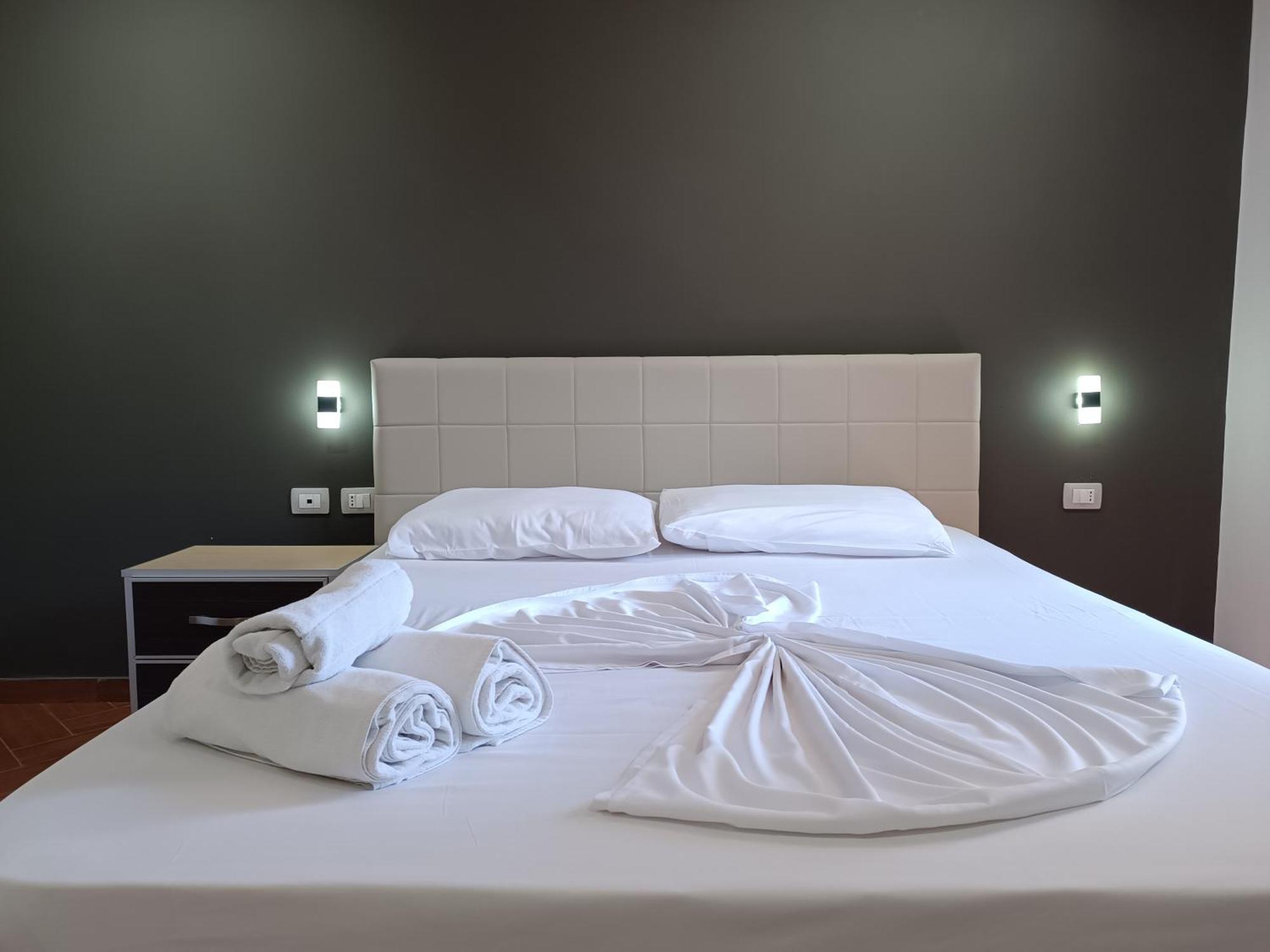 Kavalona Park Hotel Vlore Phòng bức ảnh