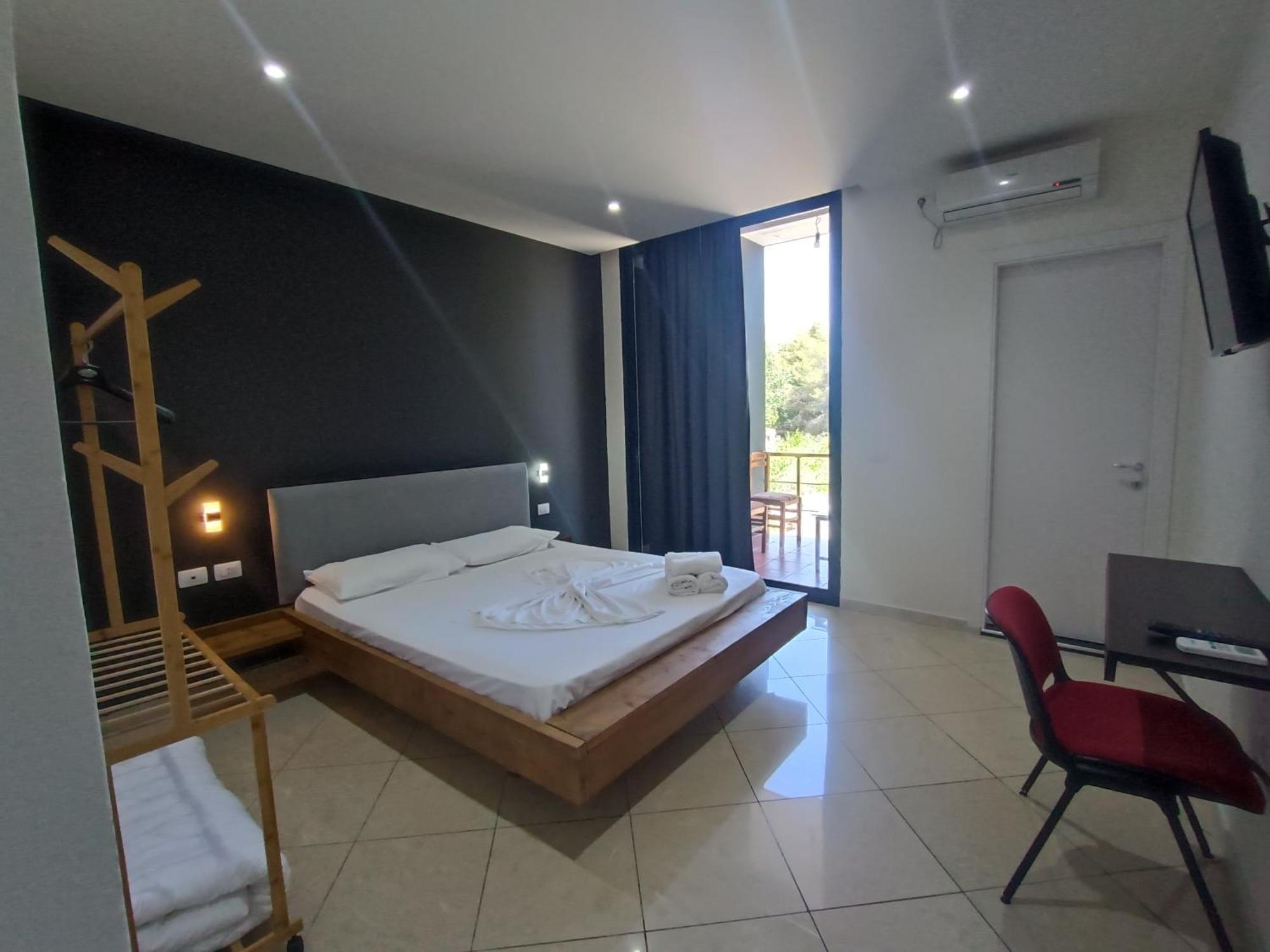 Kavalona Park Hotel Vlore Phòng bức ảnh