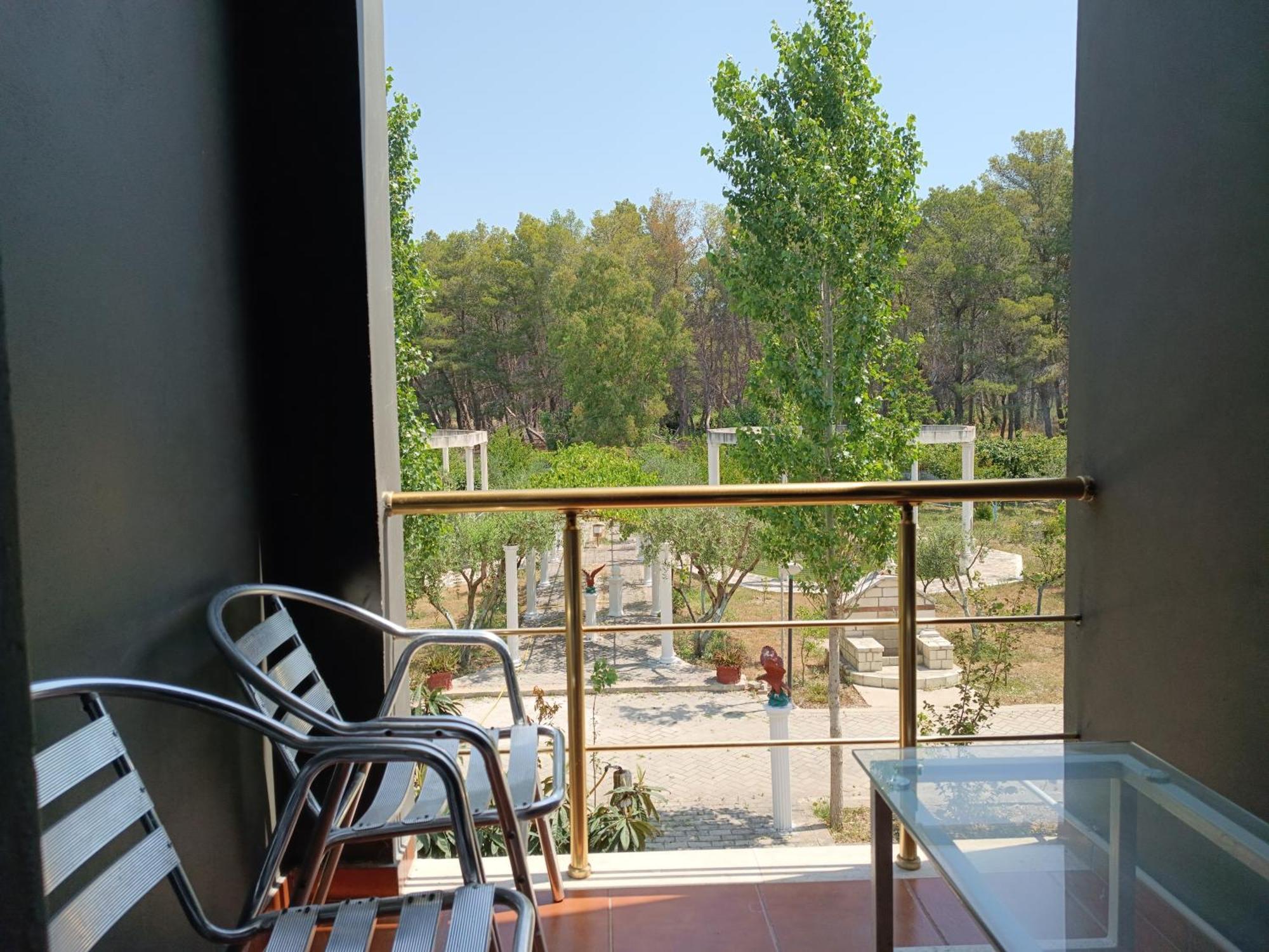 Kavalona Park Hotel Vlore Phòng bức ảnh