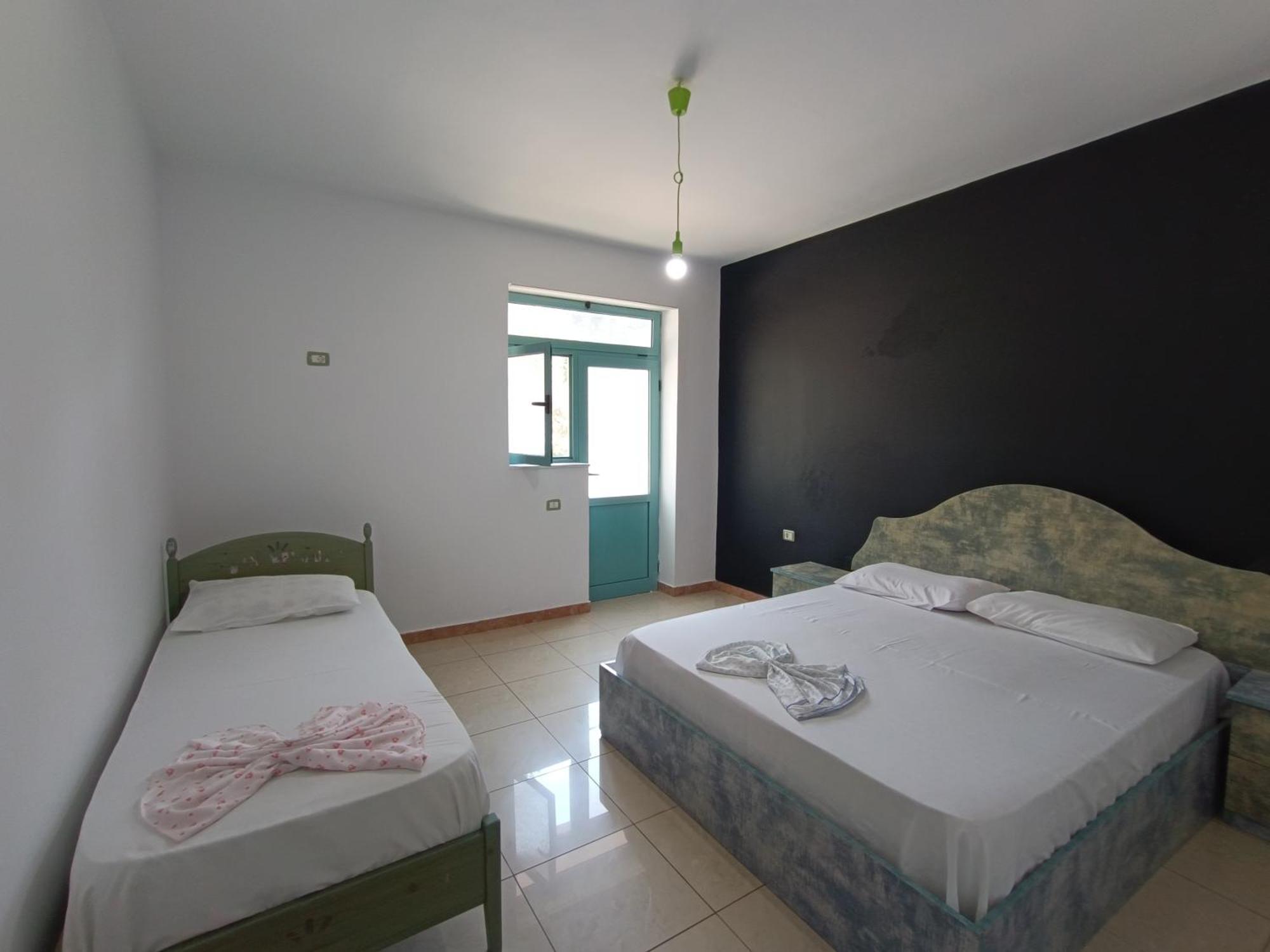 Kavalona Park Hotel Vlore Phòng bức ảnh